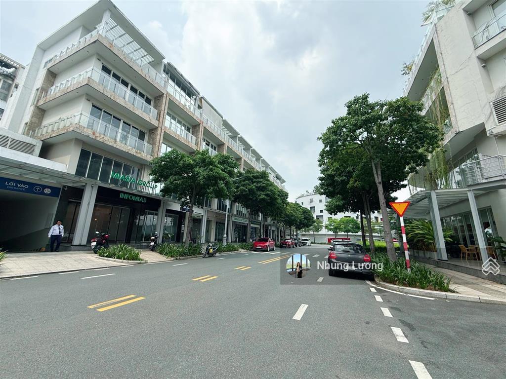 Cho thuê mặt bằng (shophouse) sala 5,7m x 20m dtsd gần 505m2, nội thất đầy đủ, thang máy, máy lạnh