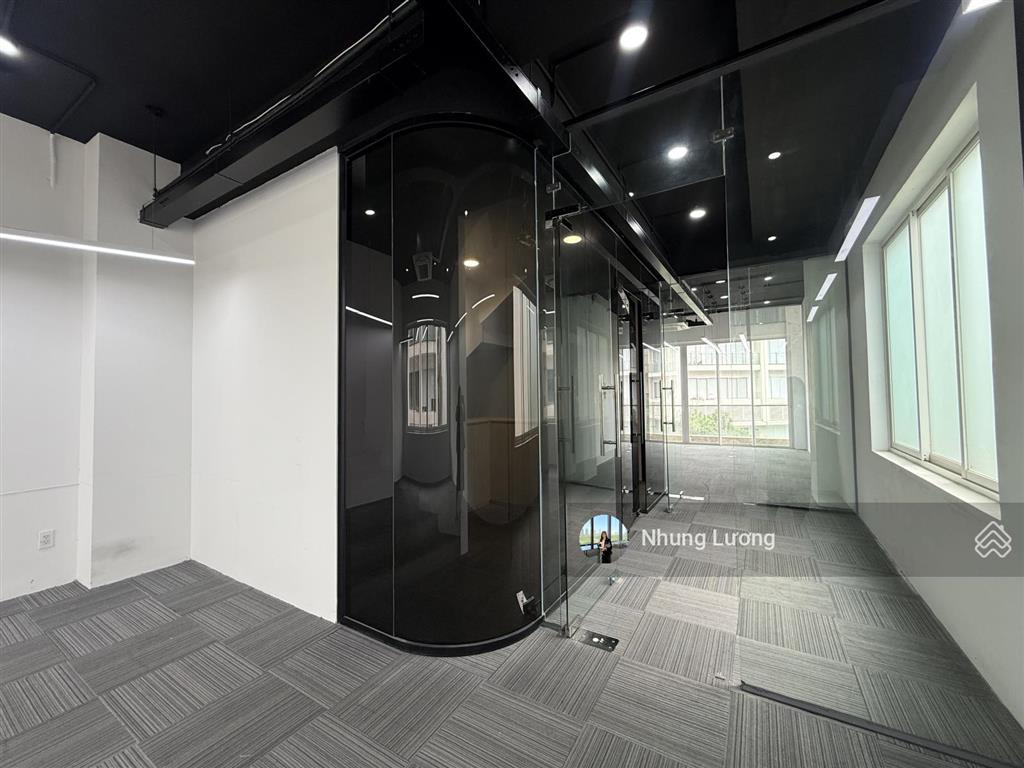 Cho thuê mặt bằng (shophouse) sala 5,7m x 20m dtsd gần 505m2, nội thất đầy đủ, thang máy, máy lạnh