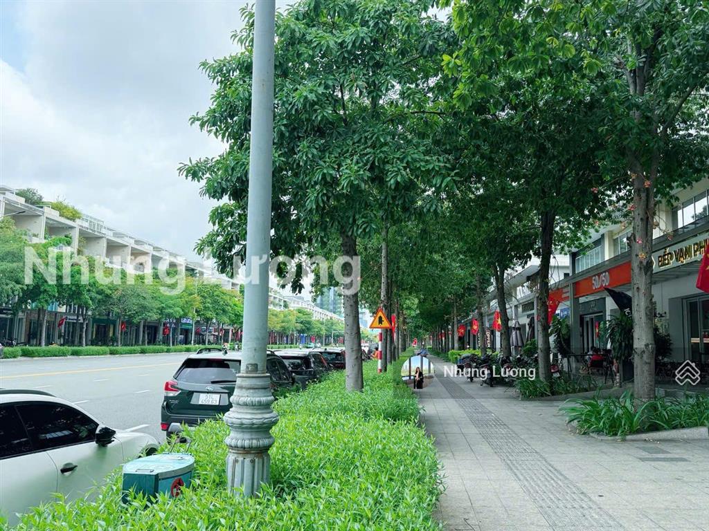 Cho thuê nhà mặt phố kđt sala đường nguyễn cơ thạch, full nội thất, thang máy riêng