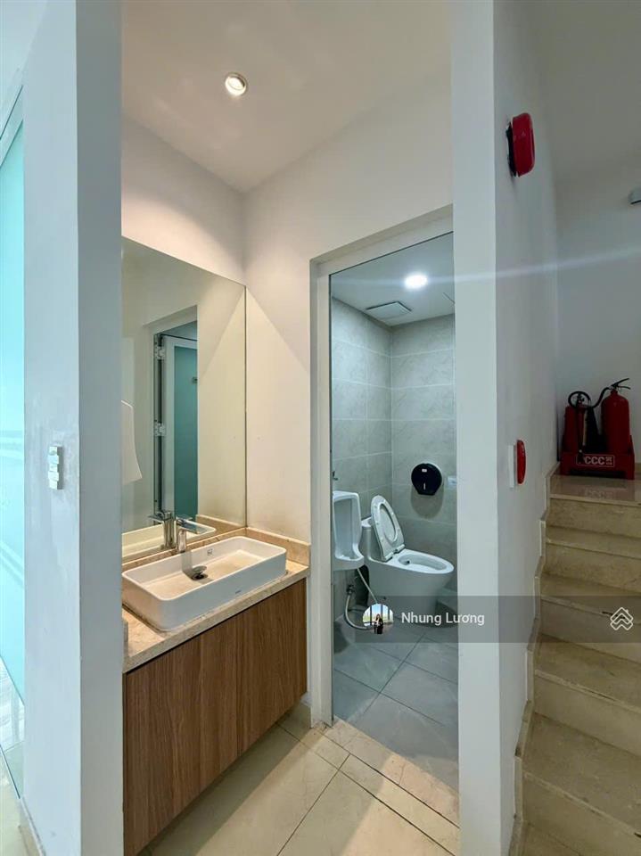 Cho thuê nhà phố sala full nội thất sala 1.000m2 sử dụng, ngang 14.2m x 20m hai mặt tiền