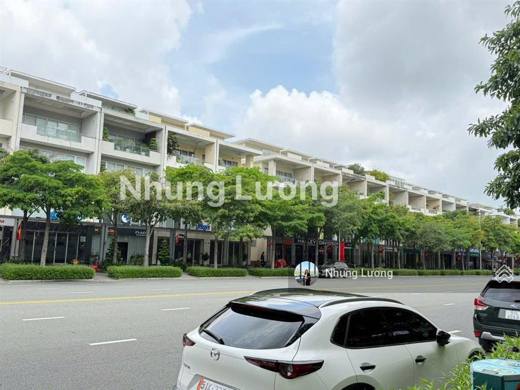 Cho thuê mặt bằng shophouse sala hầm + 5 tầng dtsd 693m², thang máy, hoàn thiện