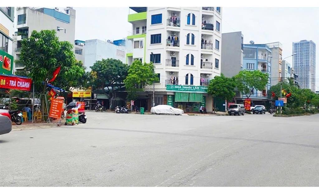 Bán gấp nhà 5 tầng đối diện aeon mall. dt 50m full đồ đẹp, hướng mát, trục kinh doanh  hơn 17 tỷ.