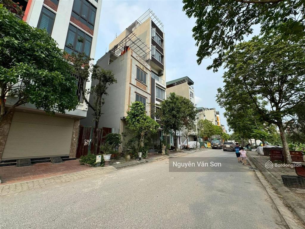 Bán gấp nhà 5 tầng đối diện aeon mall. dt 50m full đồ đẹp, hướng mát, trục kinh doanh  hơn 17 tỷ.