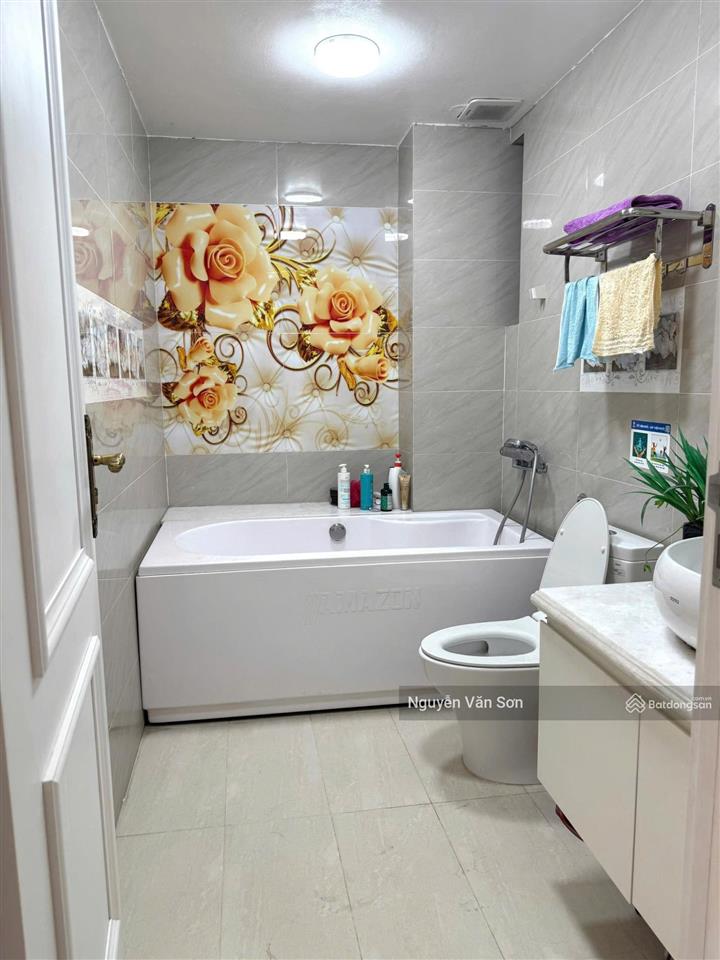 Mình chính chủ cần bán 05 căn cc usilk văn khê  dt 100m2 3pn full đồ, tầng đẹp, có lốt xe. giá tốt