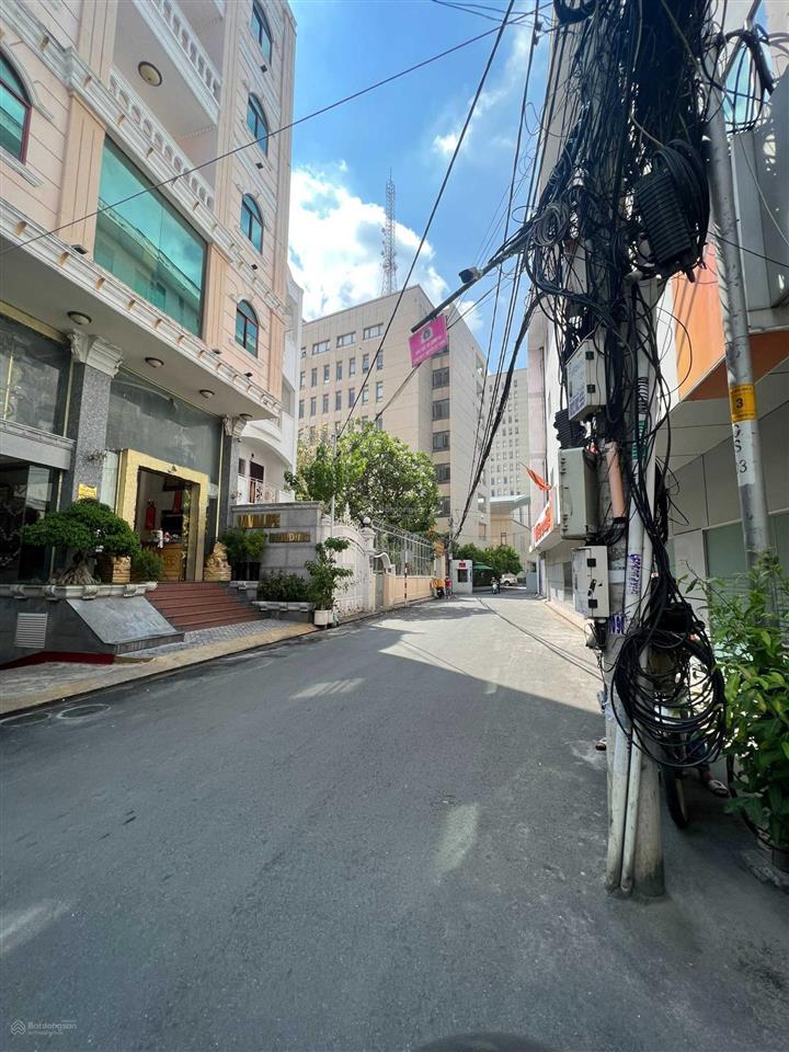 Biệt thự khu vip 43  hồ văn huê, p9, q phú nhuận dt 7.2x18m, 4 tầng, giá 31 tỷ tl