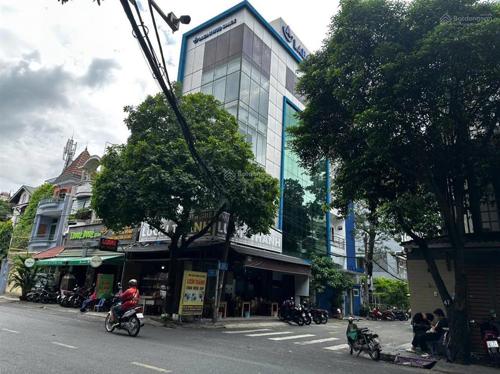 Cho thuê tòa văn phòng góc 2 mặt tiền khu k300 dt 6x20m trệt 5 tầng