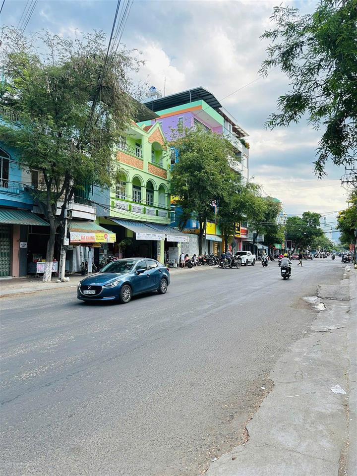 Chính chủ bán nhà mặt tiền phước long đường 20m, khu kinh doanh sầm uất
