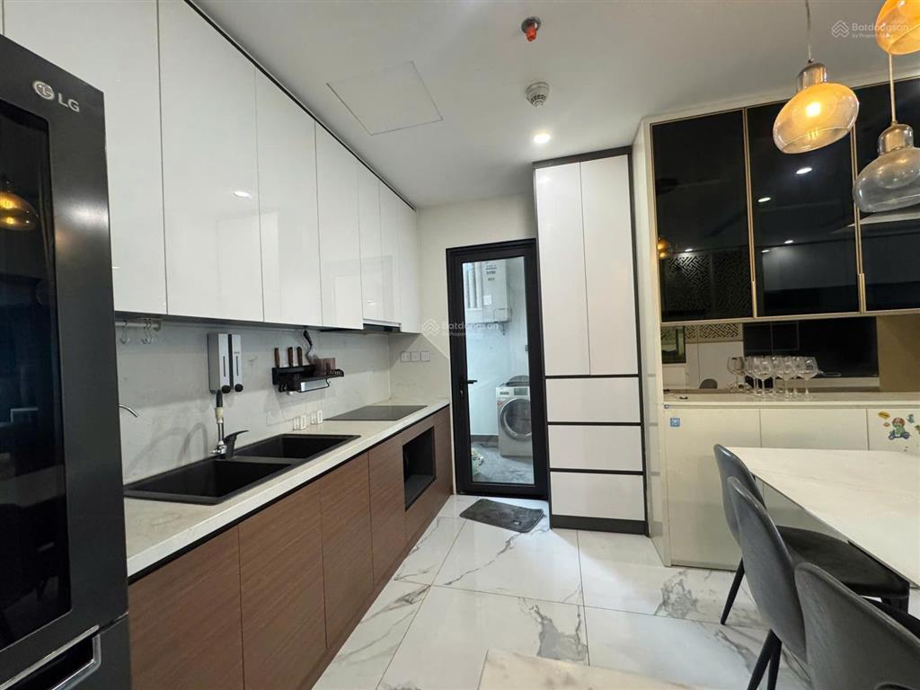 Cho thuê căn hộ sunshine city 3pn, 2wc view sông giá 24,5tr/tháng