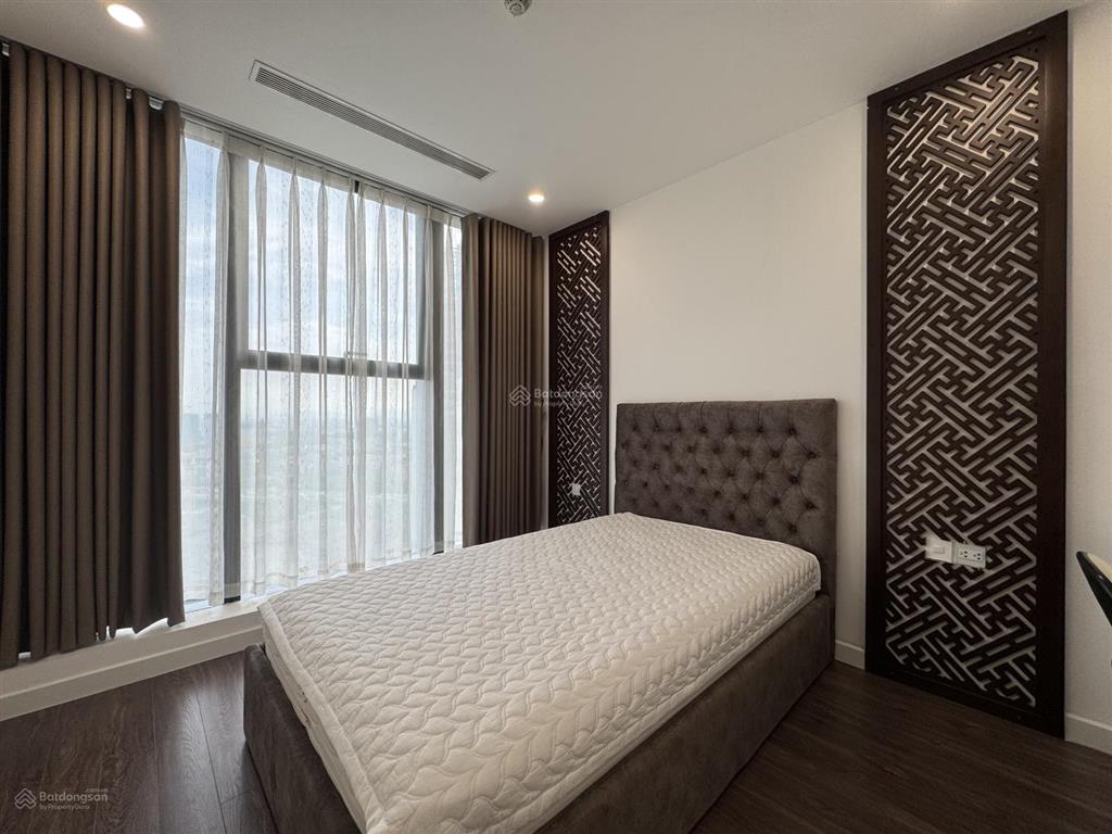 Cho thuê dual  key cc sunshine city, 65 triệu, 180m2, 4pn, 4wc, view đẹp