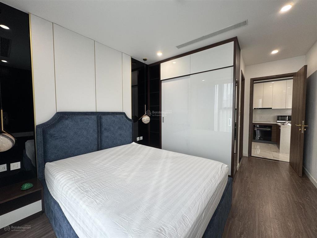Cho thuê dual  key cc sunshine city, 65 triệu, 180m2, 4pn, 4wc, view đẹp