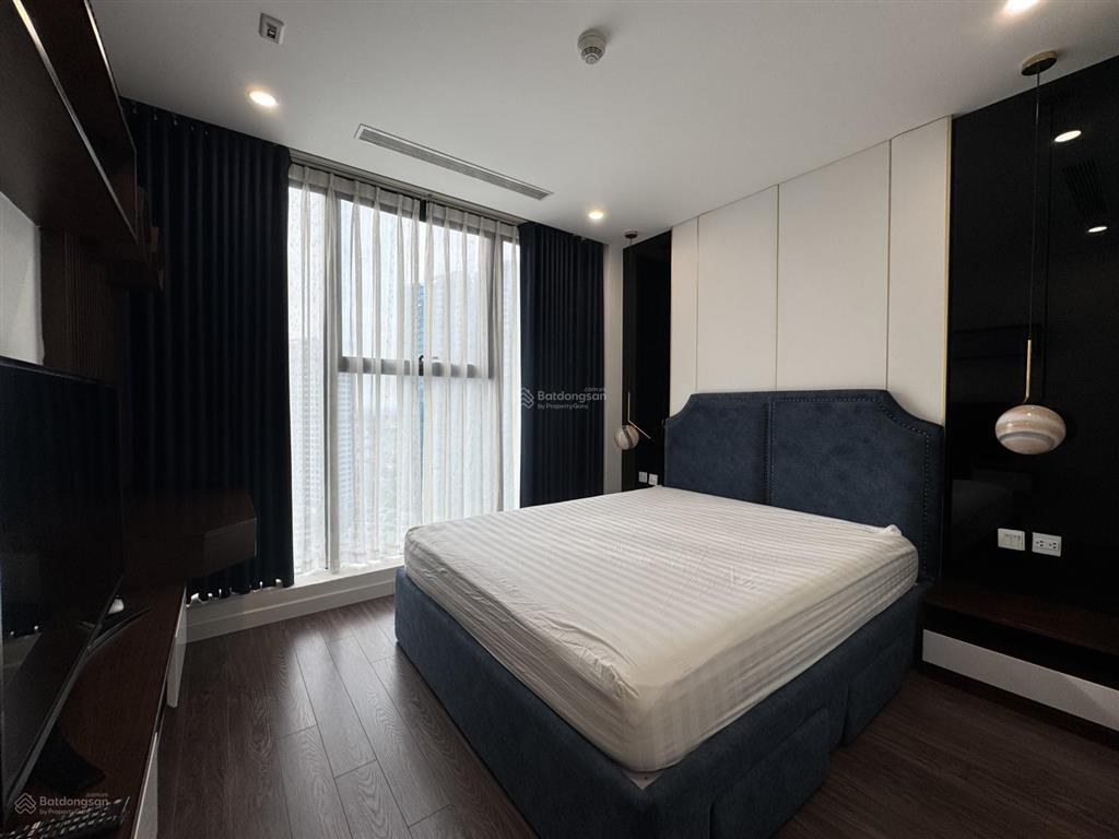 Cho thuê dual  key cc sunshine city, 65 triệu, 180m2, 4pn, 4wc, view đẹp