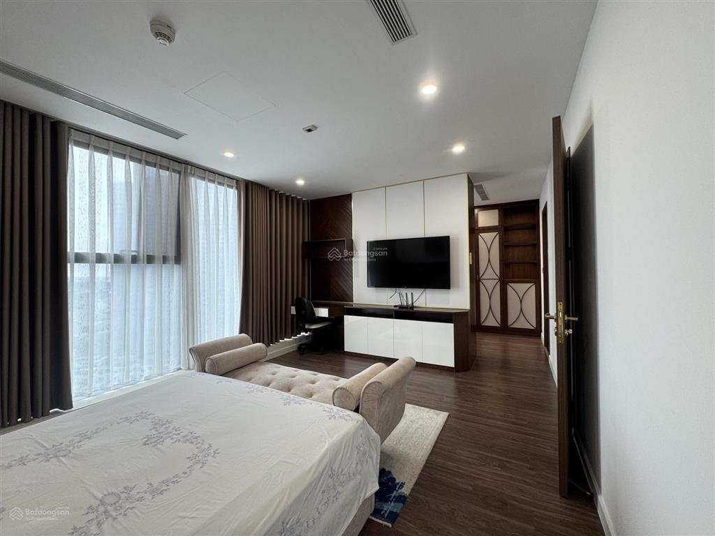 Cho thuê dual  key cc sunshine city, 65 triệu, 180m2, 4pn, 4wc, view đẹp