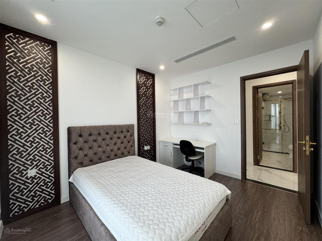 Cho thuê dual  key cc sunshine city, 65 triệu, 180m2, 4pn, 4wc, view đẹp
