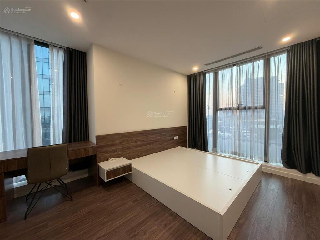 Giá hời cho thuê 3pn + 2wc tại sunshine city, 20 triệu, 104m2