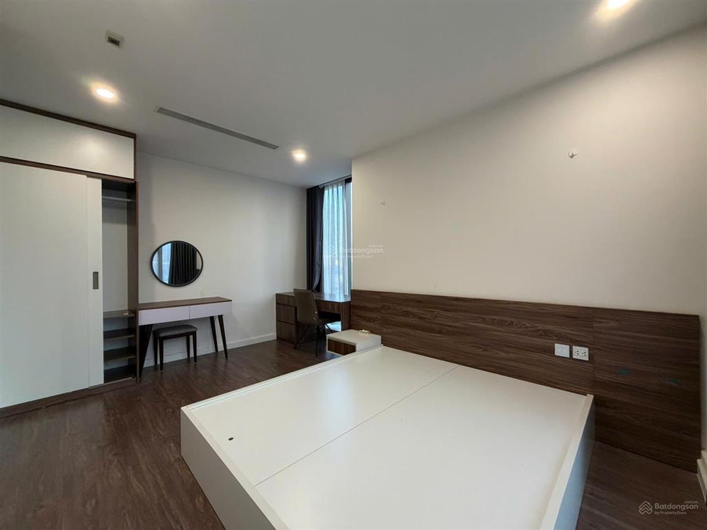 Giá hời cho thuê 3pn + 2wc tại sunshine city, 20 triệu, 104m2