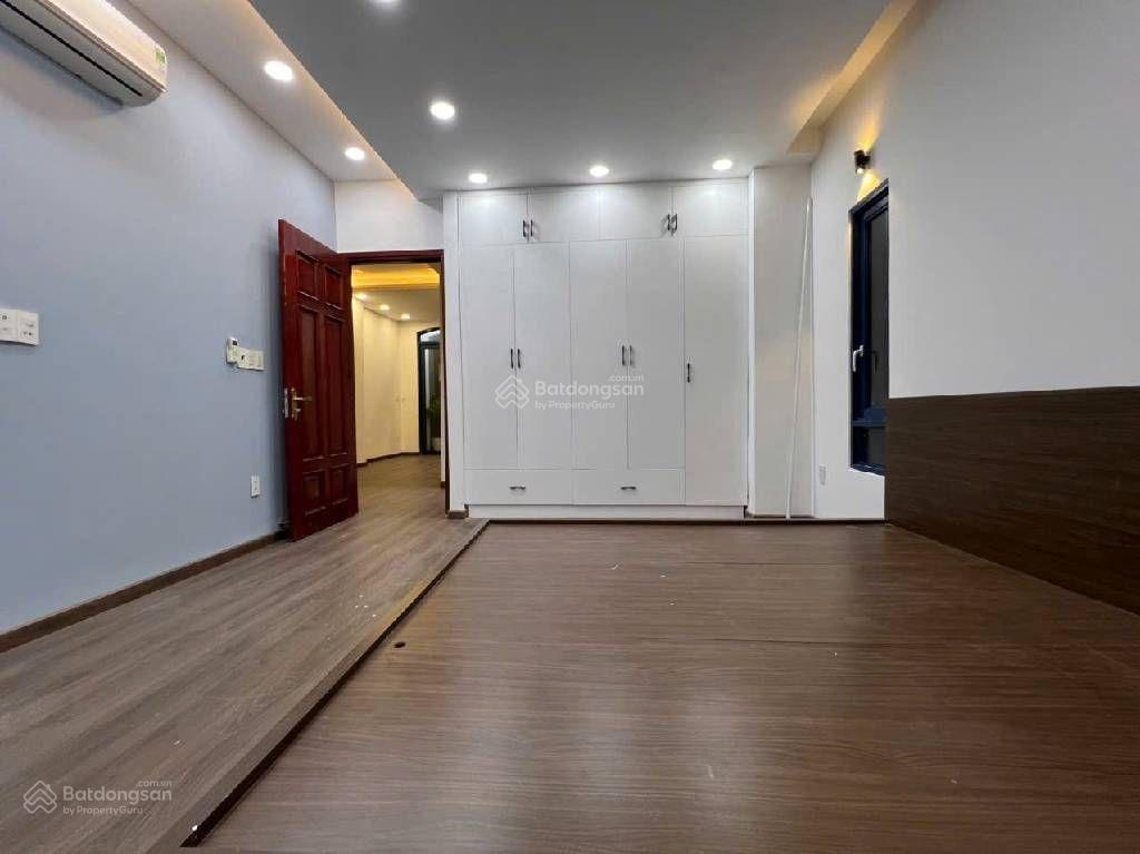 Nhà mặt tiền trần hữu trang 5 tầng có gara riêng biệt , hồ bơi , thang máy.. ở hoặc kinh doanh