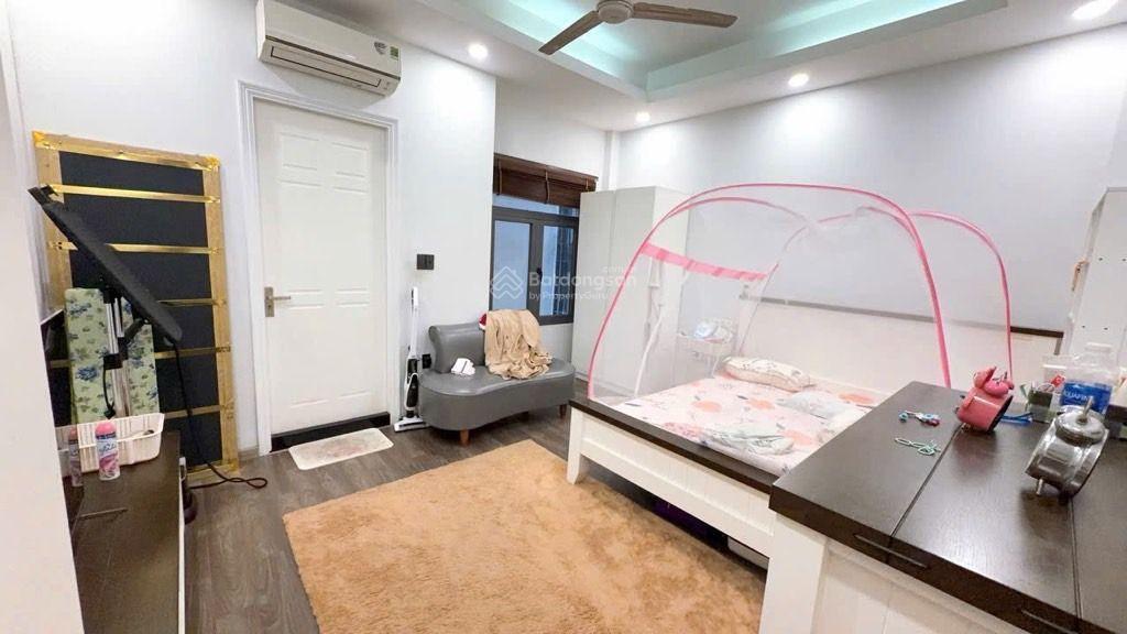 Nhà mặt tiền 4.7 x 15 khu vip sân bay tân sơn nhất  hiếm  giá tốt  sổ đẹp