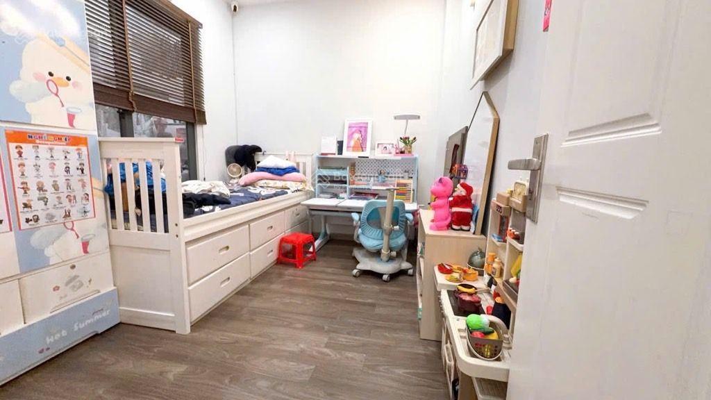 Nhà mặt tiền 4.7 x 15 khu vip sân bay tân sơn nhất  hiếm  giá tốt  sổ đẹp