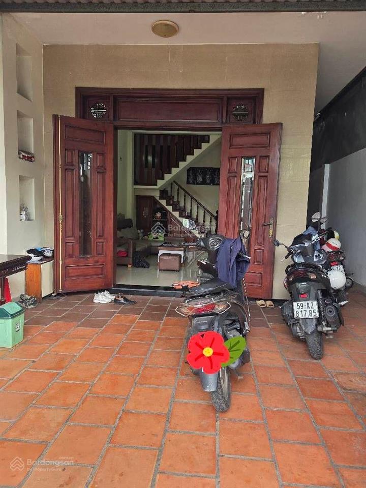 Nhỉnh 3 tỷ nhà 4,2x15m, xây 2 tầng, đường nhựa, kề trường phạm văn sáng, hóc môn