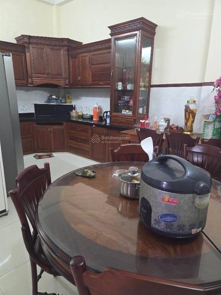 Nhỉnh 3 tỷ nhà 4,2x15m, xây 2 tầng, đường nhựa, kề trường phạm văn sáng, hóc môn