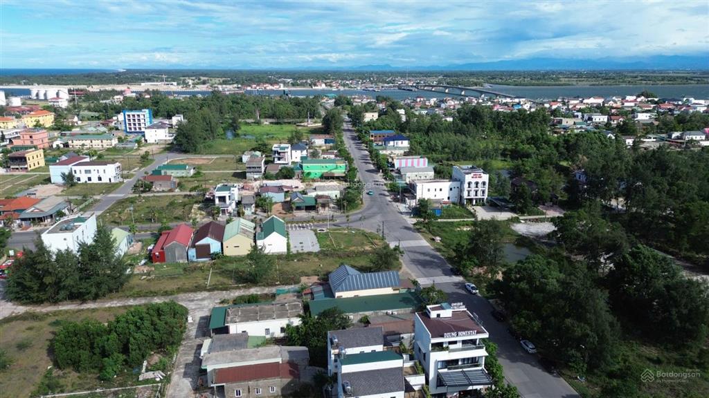 Trục chính thông biển! mt trần thị cúc, thị trấn cửa việt, huyện gio linh, quảng trị