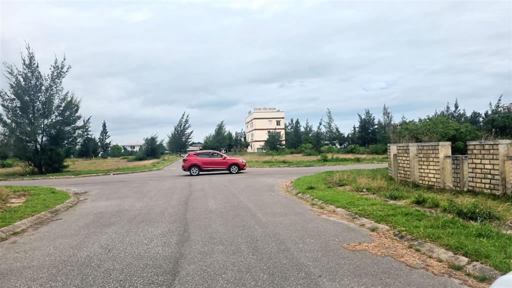 Ô bàn cờ cửa việt! mặt tiền trường sa  trục thông ra biển! 3,3 tỷ, 198m2 đất nền dự án