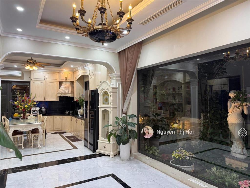 Cho thuê biệt thự song lập có thang máy tại vinhomes thăng long