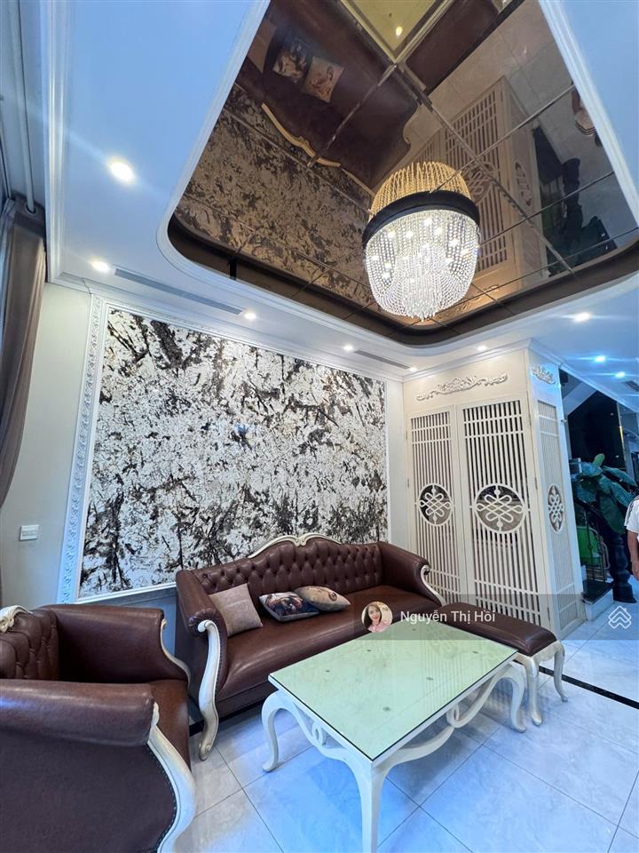 Cho thuê biệt thự vinhomes thăng long 154m2 có thang máy