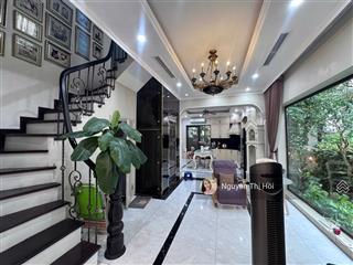 Cho thuê biệt thự vinhomes thăng long 154m2 có thang máy