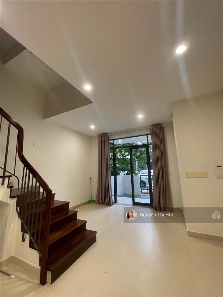 Biệt thự song lập 123m2 mặt đường lớn vinhomes thăng long 18 triệu/tháng