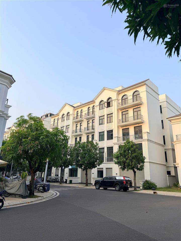 Nhà phố manhattan 84m2  hàng cđt  có hỗ trợ vay lên đến 18 tháng  giá 18tỷ2