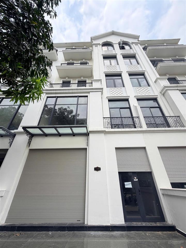 Nhà phố manhattan 84m2  hàng cđt  có hỗ trợ vay lên đến 18 tháng  giá 18tỷ2