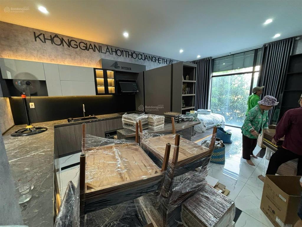 Bán nhà phố 84m² hoàn thiện trục d9 vinhomes grand park