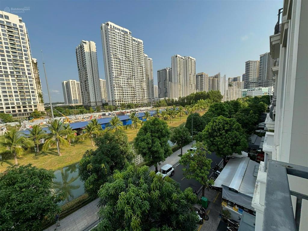 Bán nhà phố 84m² hoàn thiện trục d9 vinhomes grand park