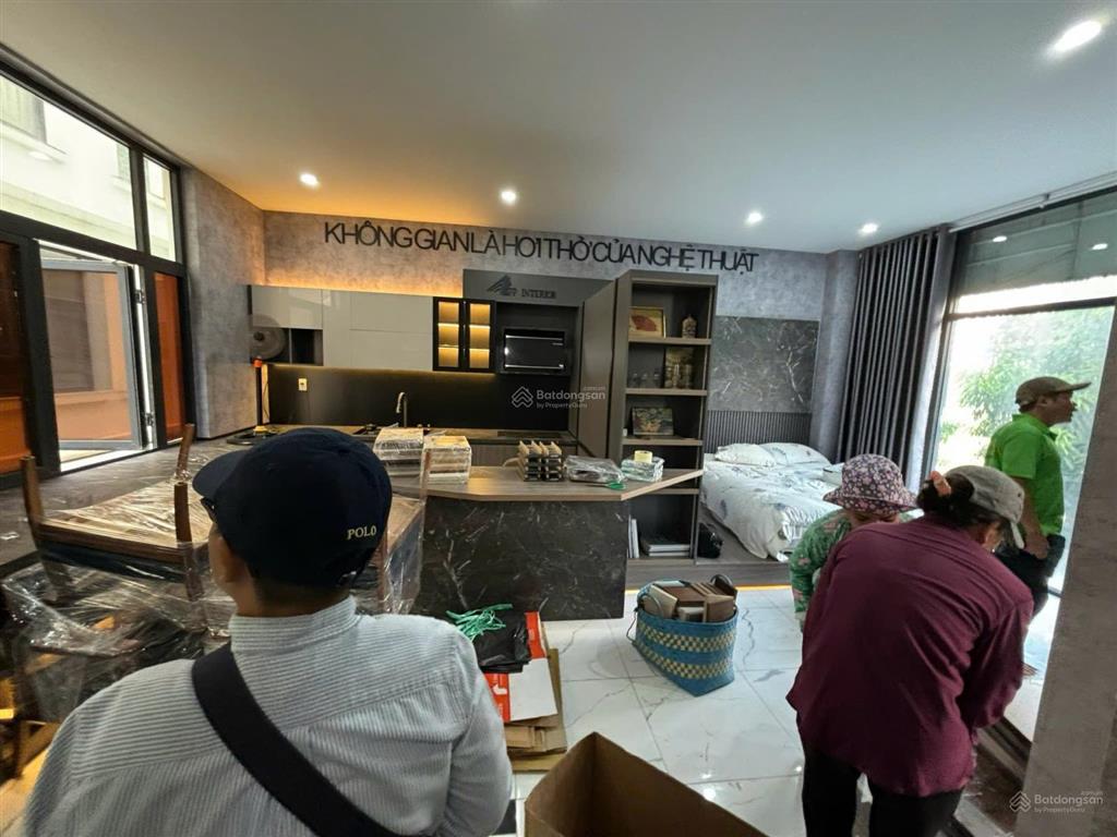Bán nhà phố 84m² hoàn thiện trục d9 vinhomes grand park