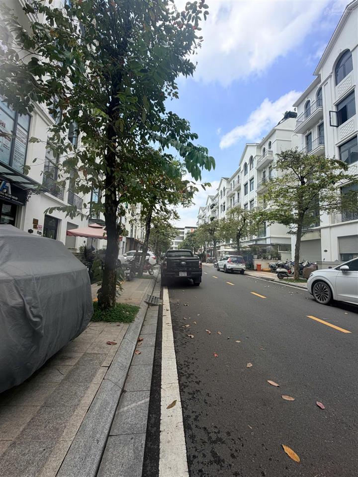 Ra gấp np 84m² manhattan vinhomes grand park, ngay vinshool dễ kinh doanh, giá 16 tỷ, sẵn sổ