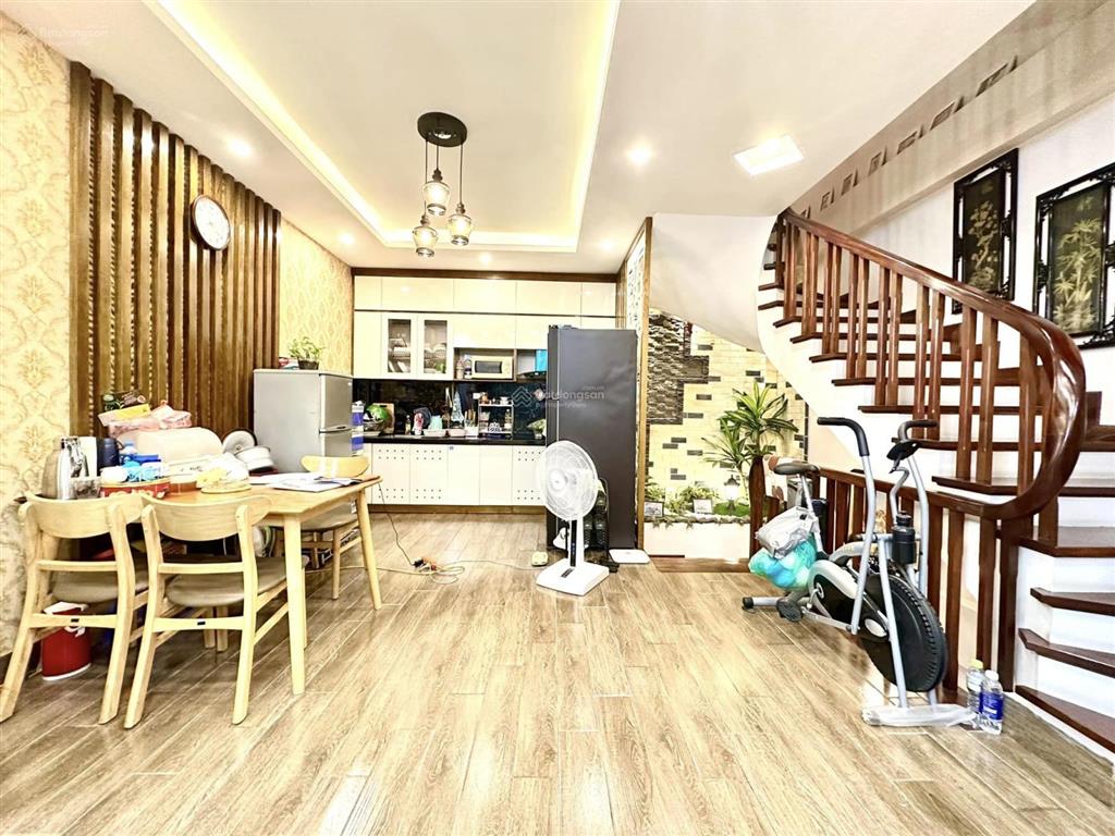 Bán nhà nguyễn tuân 50m2, 5 tầng, ô tô vào nhà, nội thất đẹp