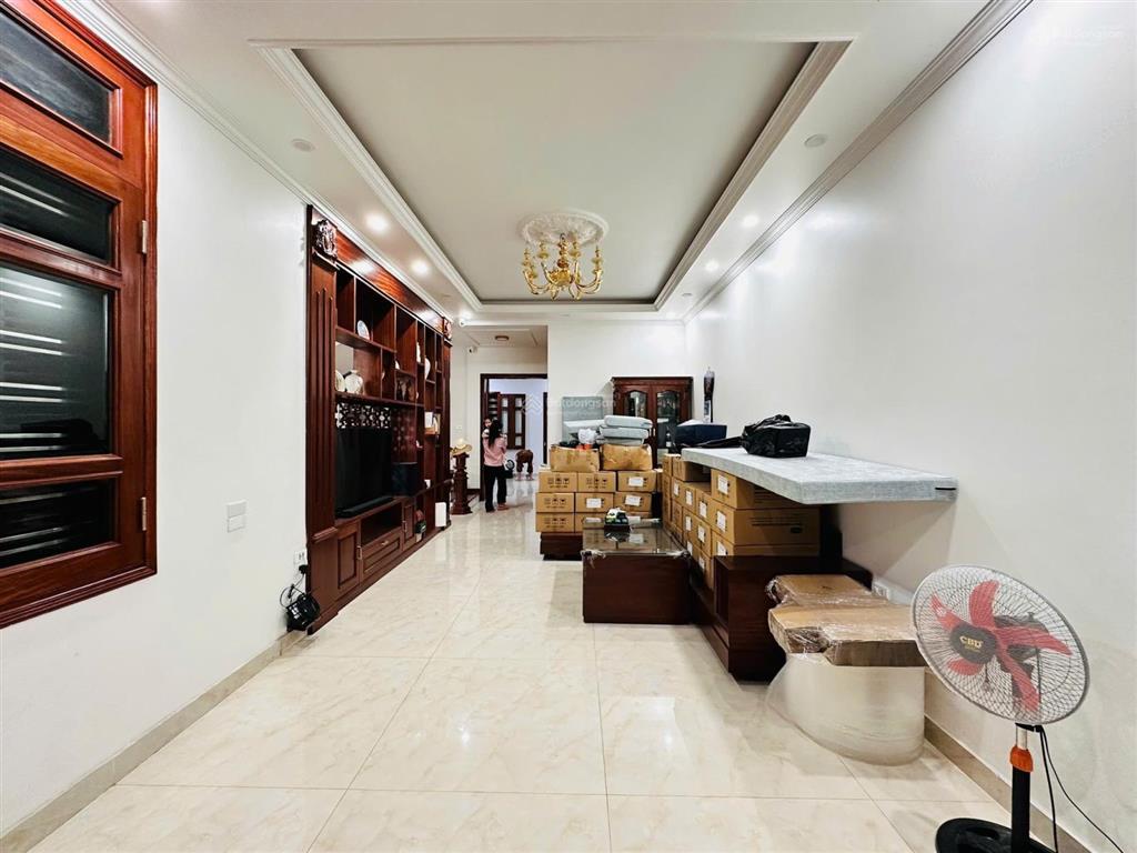 Bán gấp nhà mặt phố phùng khoang 45m 4 tầng ,vừa ở vừa kinh doanh, ô tô qua nhà