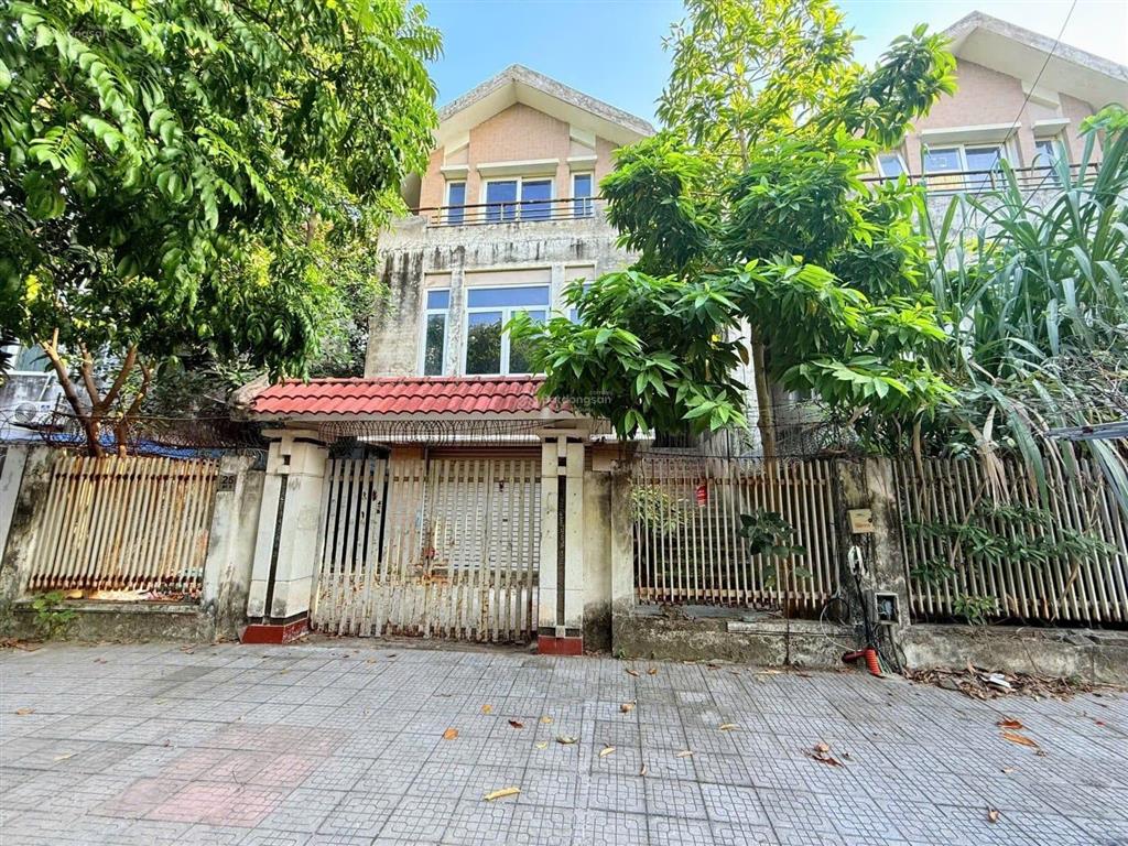 Cần bán căn biệt thự sang trọng khu nhà ở vinaconex trung văn 212m2 5 tầng 8m mặt tiền