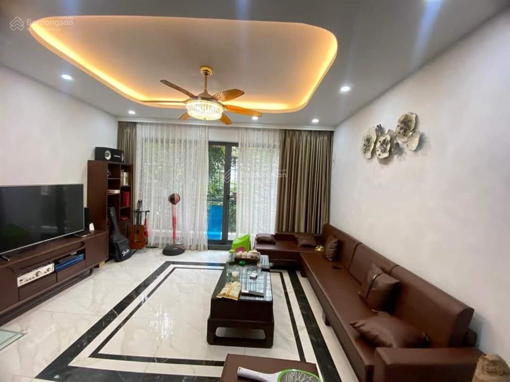 Bán nhà 55m2 vỉa hè ô tô tránh nguyễn xiển ở kinh doanh tặng nội thất cao cấp, giá 18 tỷ tl