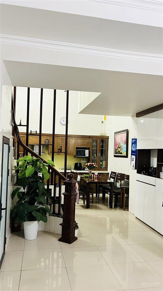 Bán nhà 55m2 vỉa hè ô tô tránh nguyễn xiển ở kinh doanh tặng nội thất cao cấp, giá 18 tỷ tl