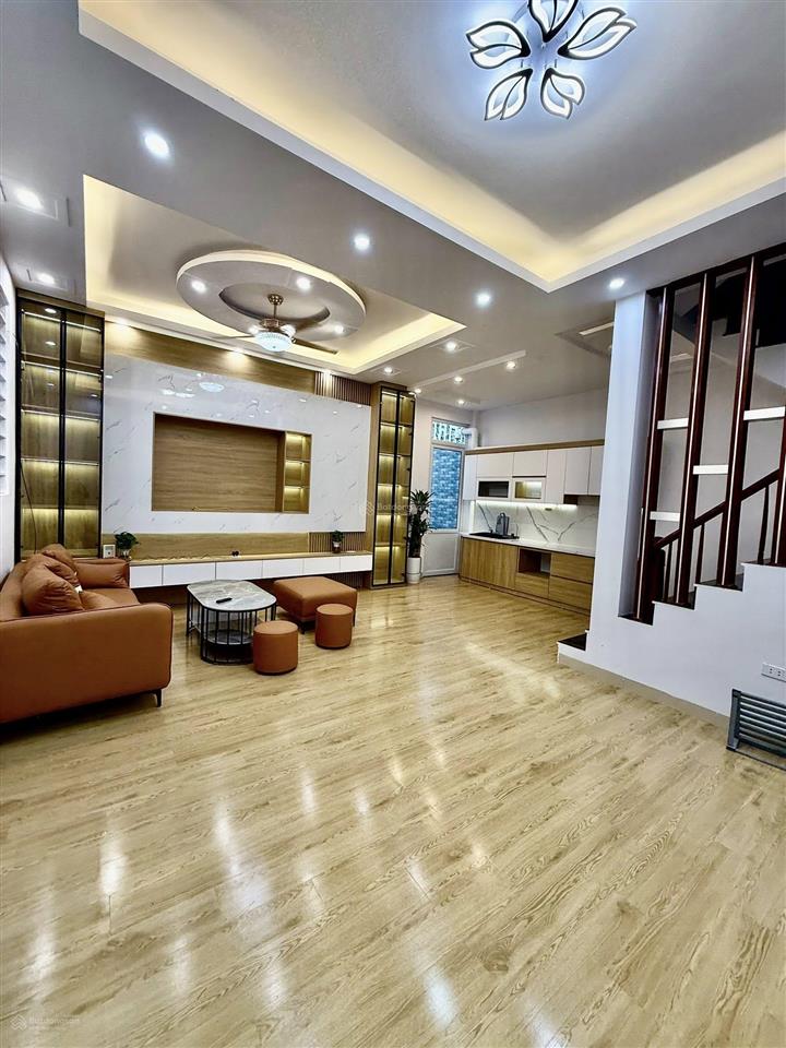 Bán nhà phố triều khúc 40m2 5 tầng 6 ngủ, ngõ thông kinh doanh ô tô đỗ cửa cách ô tô tránh 50m