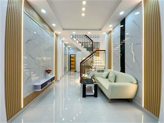 Bán nhà phạm văn bạch, 3pn kiên cố, cách ga t3 vài phút di chuyển