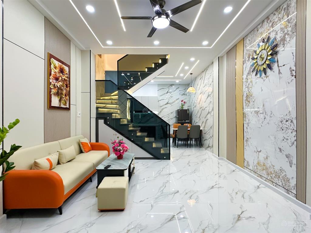 Nhà đẹp 2 tầng, ga metro 2, phạm văn bạch