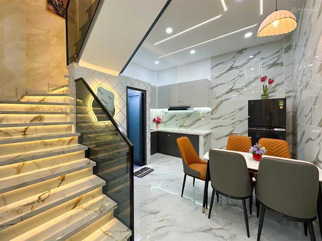 Nhà đẹp 2 tầng, ga metro 2, phạm văn bạch