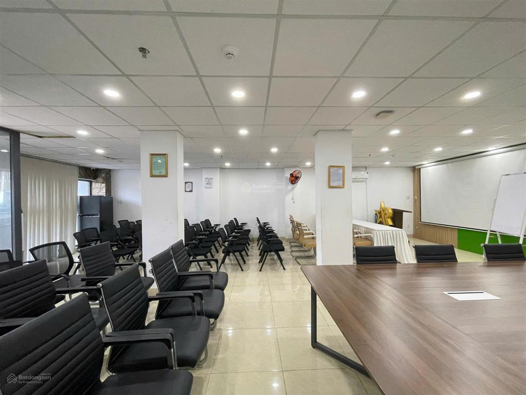Cho thuê sàn văn phòng, cư xá bắc hải, nguyên tầng, ngang 7m