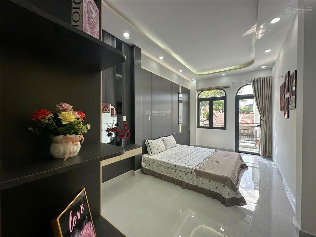 Nhà đẹp ngang 6m, tặng full nội thất, gần metro tham lương