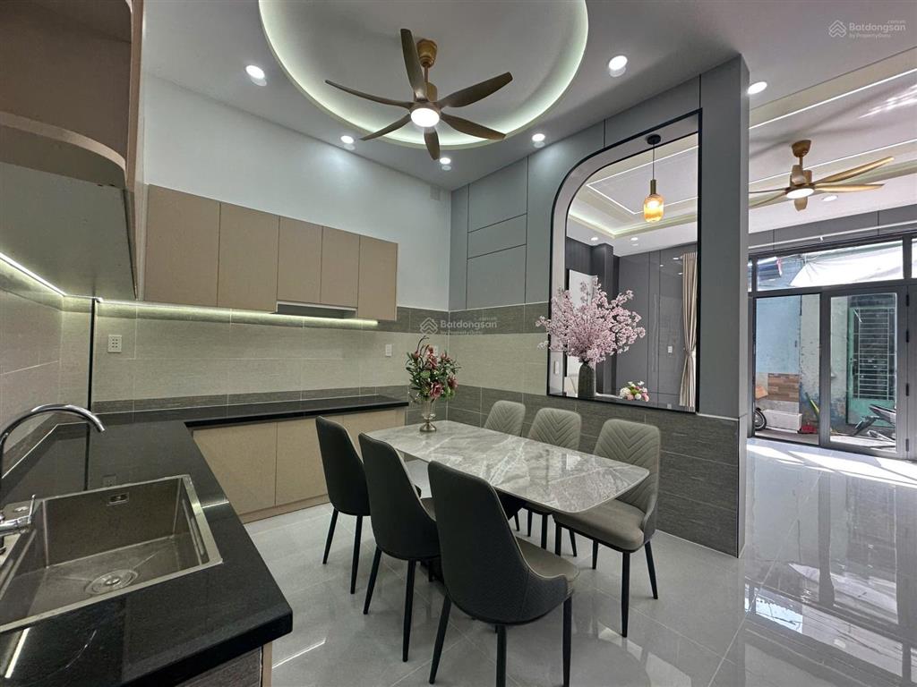 Nhà đẹp ngang 6m, tặng full nội thất, gần metro tham lương
