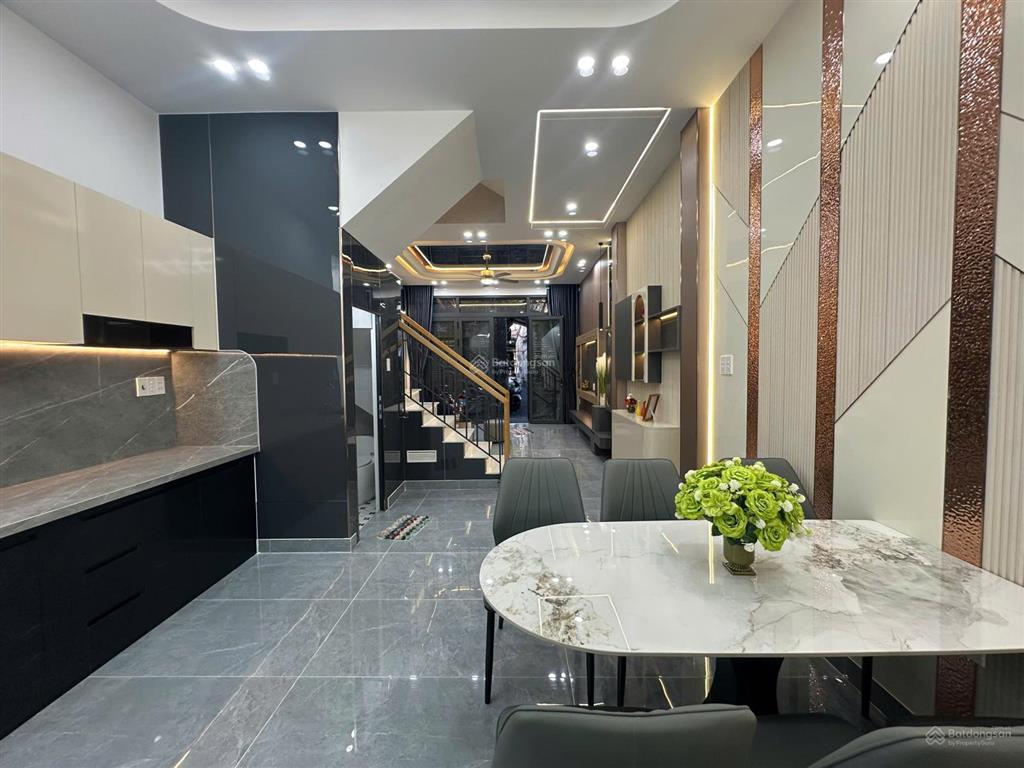 Nhà mới xây, nở hậu 6m, 4 tầng, khu ga metro mới, 6.68 tỷ