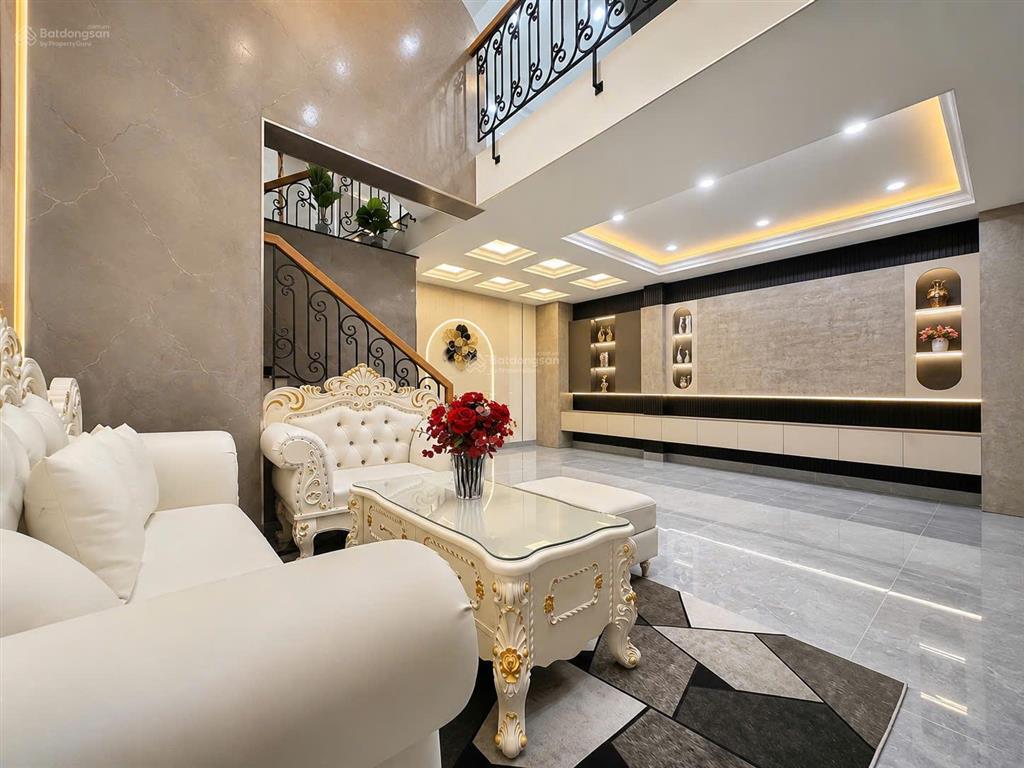 Bán căn villa tân bình, 5 tầng xây mới, gần metro 2, ô tô ngủ trong nhà